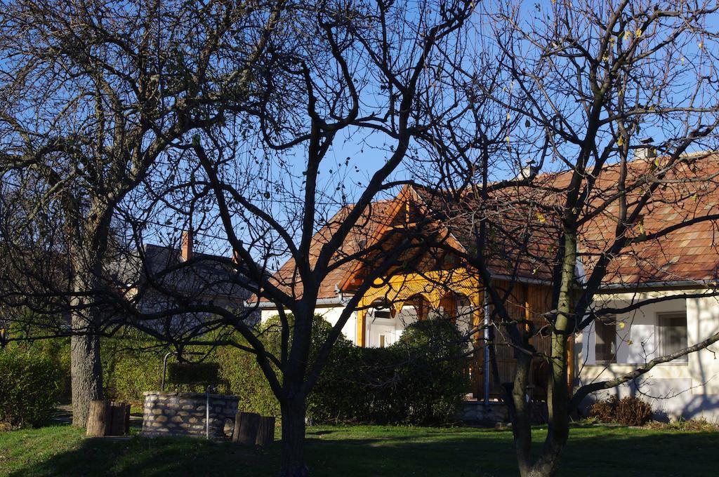 דירות Csesznek Devenyi Vendeghaz מראה חיצוני תמונה
